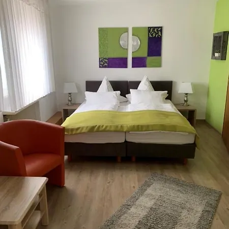 Deutsches Haus Hotel *